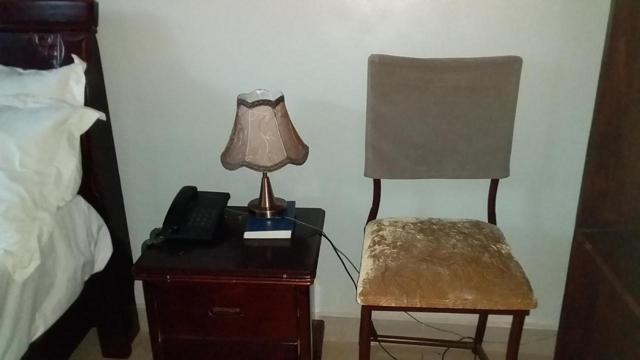 Random Park Hotel Kigali Bagian luar foto
