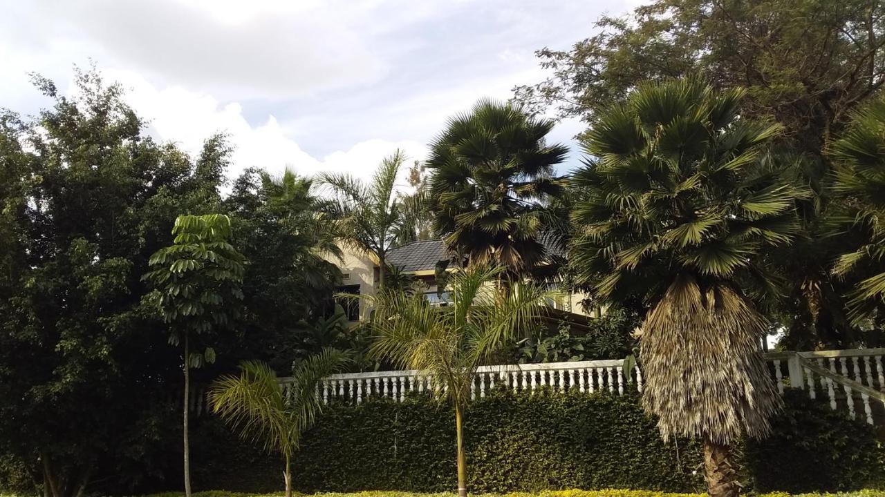 Random Park Hotel Kigali Bagian luar foto