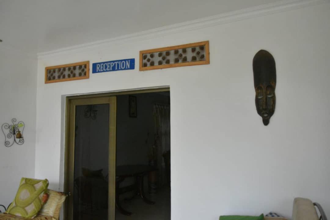 Random Park Hotel Kigali Bagian luar foto