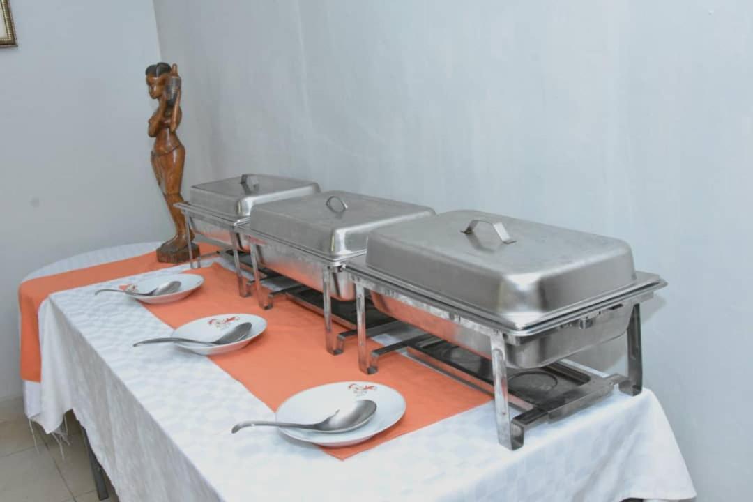 Random Park Hotel Kigali Bagian luar foto
