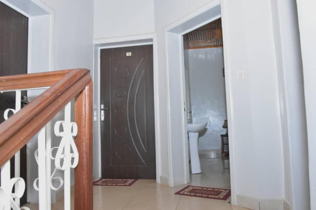 Random Park Hotel Kigali Bagian luar foto
