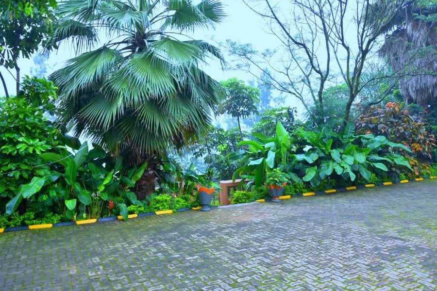 Random Park Hotel Kigali Bagian luar foto